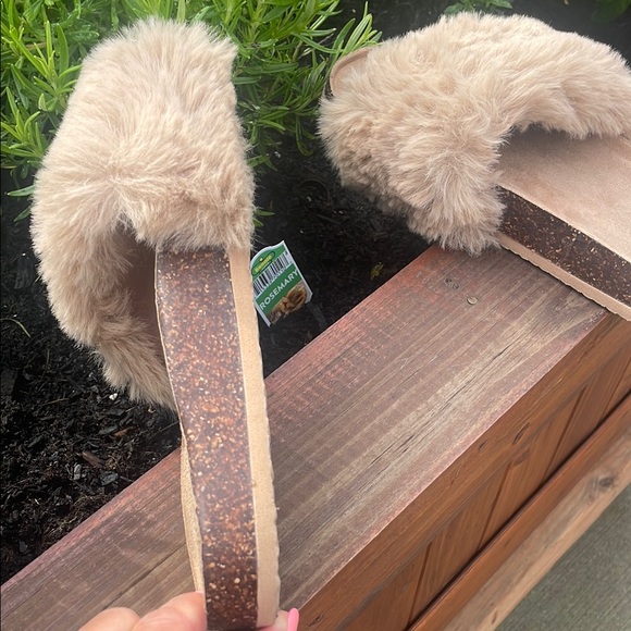 Aerie Cream Plush Slide Sandals - Picture 8 of 8